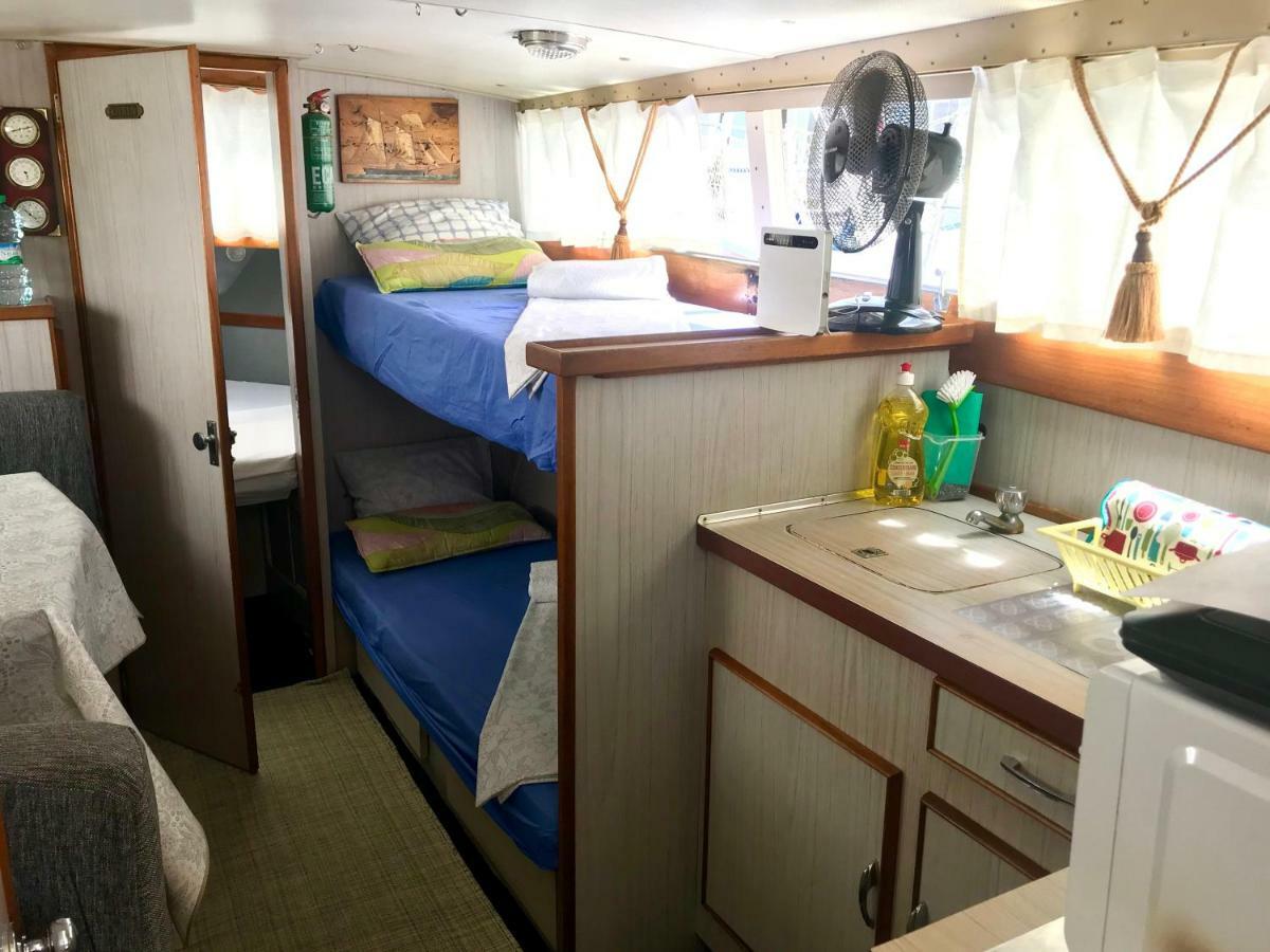 Hotel Boat Yacht Barcelona à Sant Adrià de Besòs Extérieur photo
